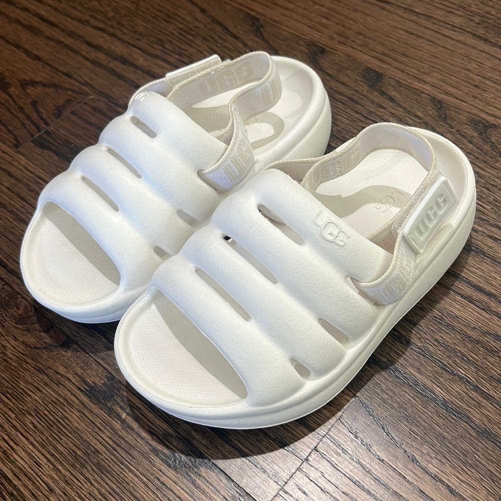 UGG toddler slides. Kids sport yeah sling back slides